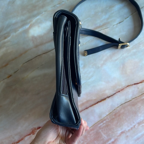 VINTAGE | Navy quilted shoulder bag - Picture 9 of 11